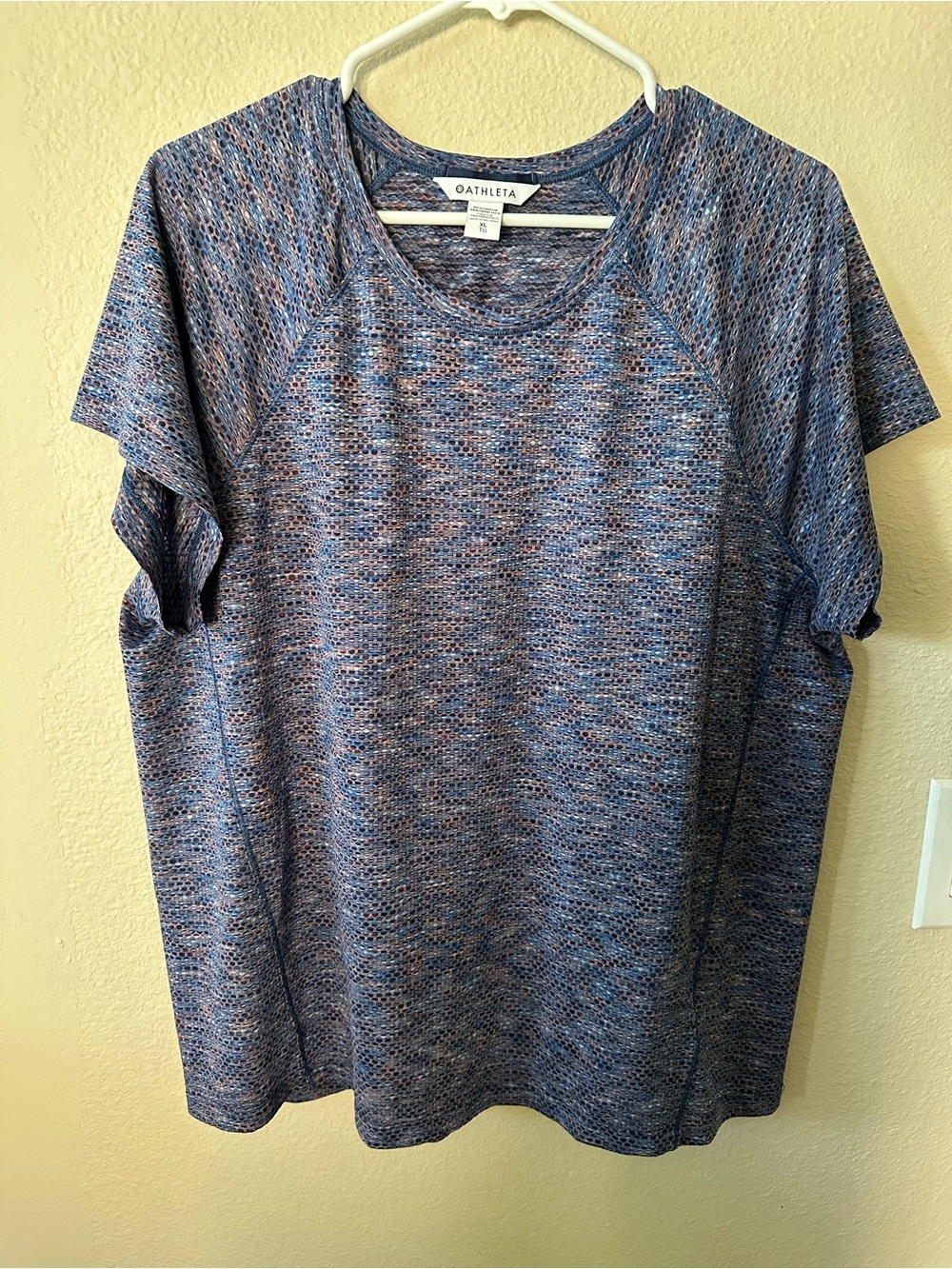 Athleta women's Blue Space-Dye Short Sleeve Shirt size XL/ NWOT 1007